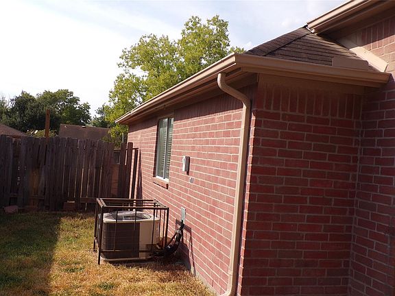 5th image of 16006 Hiram Clarke Rd