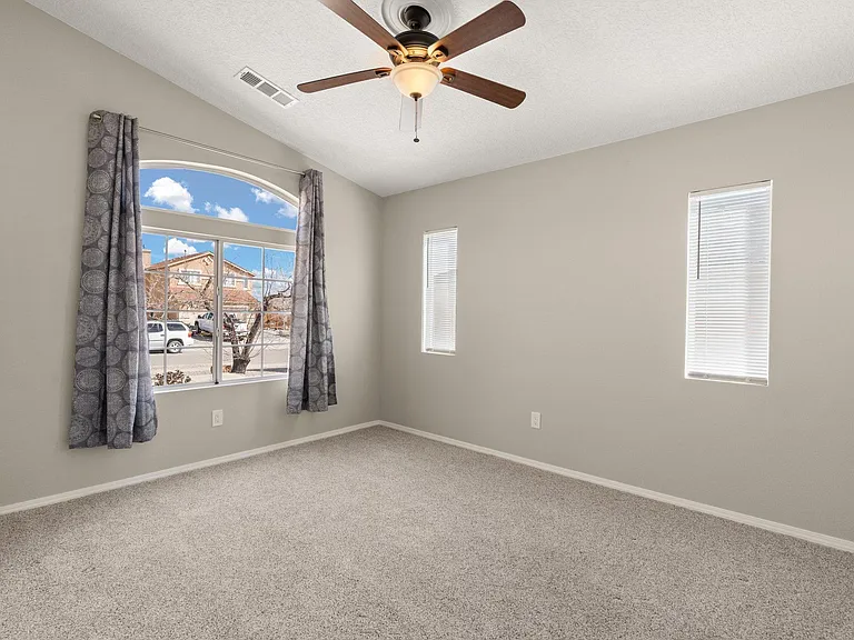 6136 Vaughn Dr NE — Photo 13