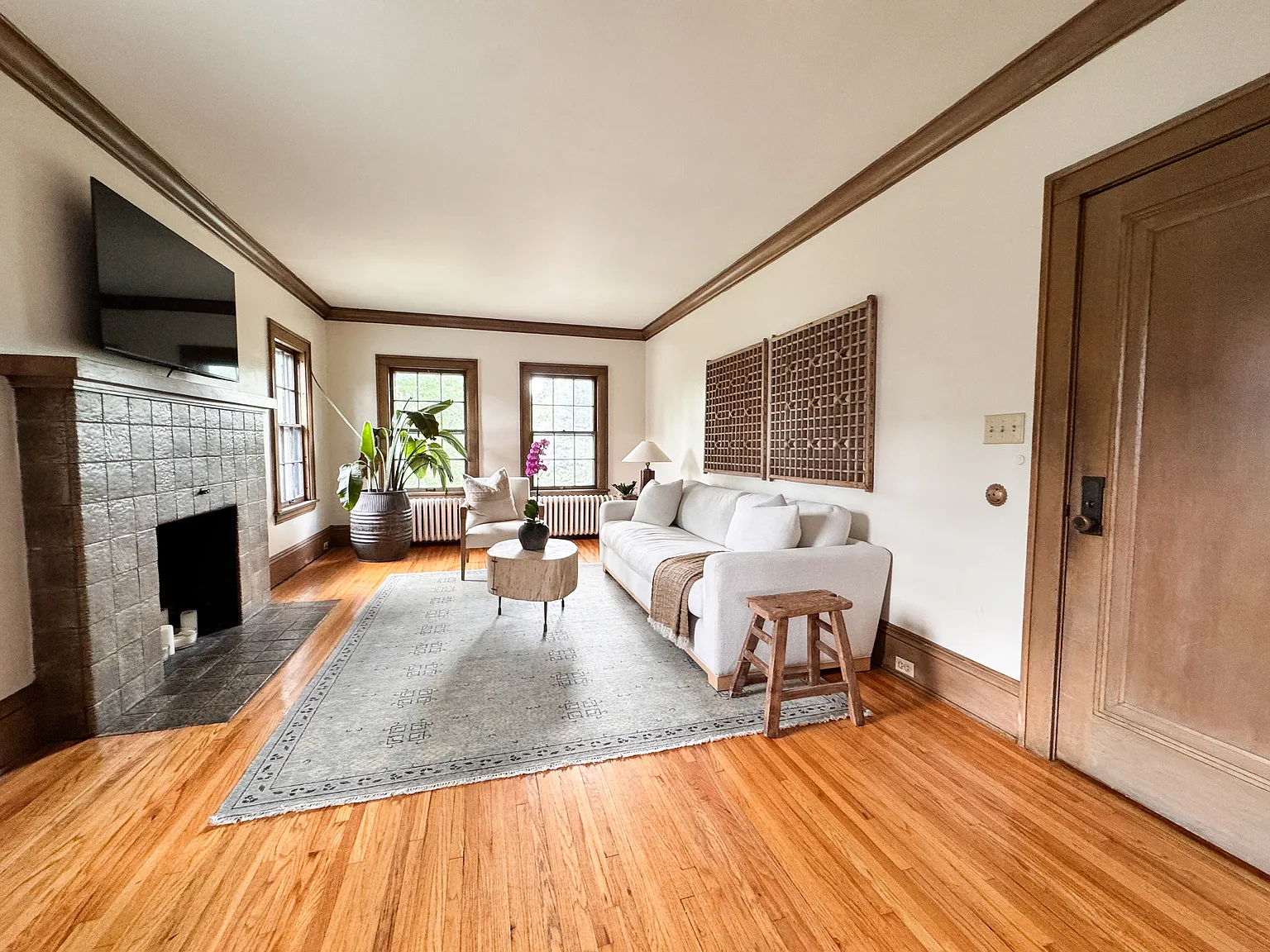 2 bed, 1500 sqft, $2,300 — Photo 2
