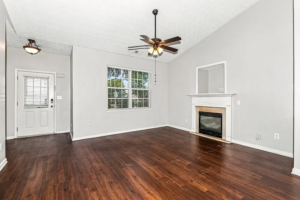 3 bed, 2.0 bath, 1485 sqft, $1,790 — Photo 4