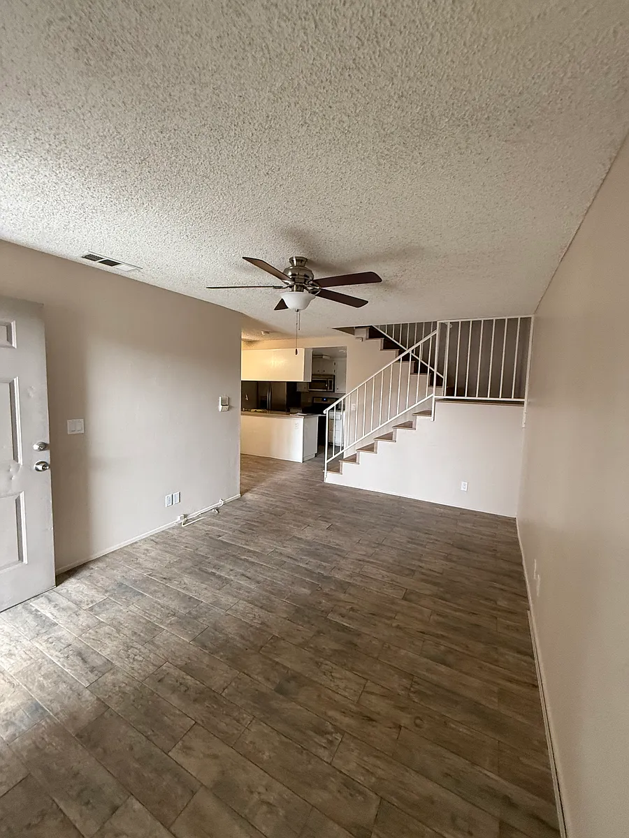 Building Photo - 306 N 10th Ave #3