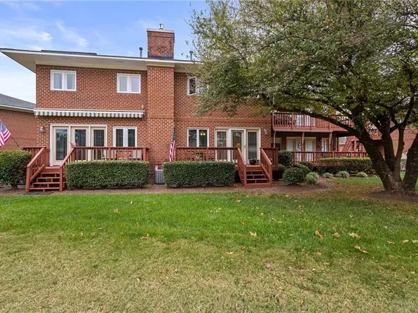 1247 Foursome Ln, Virginia Beach, VA 23455