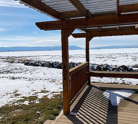 VIEW OF SADDLE MOUNTAINS