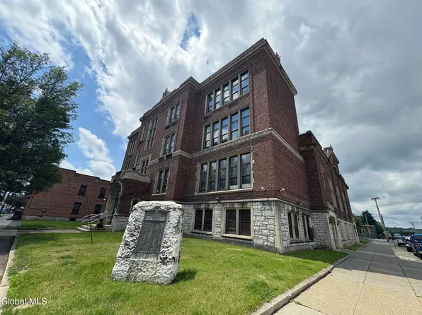 2920 5th Avenue, Troy, NY 12180