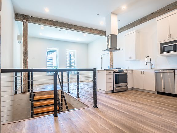 4th image of 231 S Edison St #1