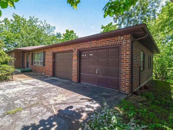 104 S Ellen St, Dixon, MO 65459