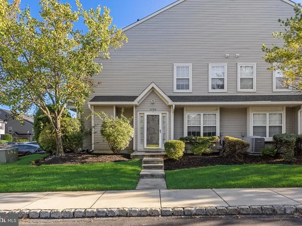 5704 Essex Ln, Mount Laurel, NJ 08054