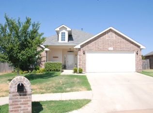 10037 SW 25th St, Yukon, OK 73099