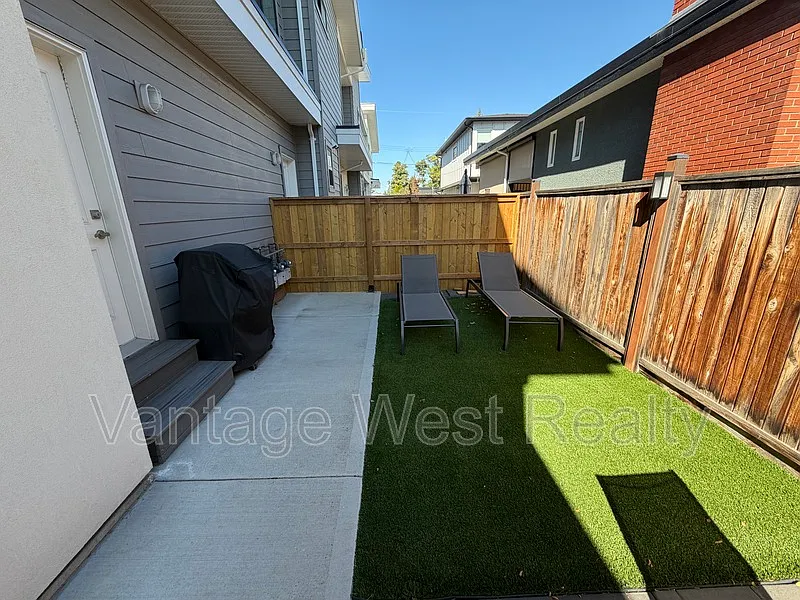 3 bed, 2.5 bath, 1245 sqft, $2,995 — Photo 3