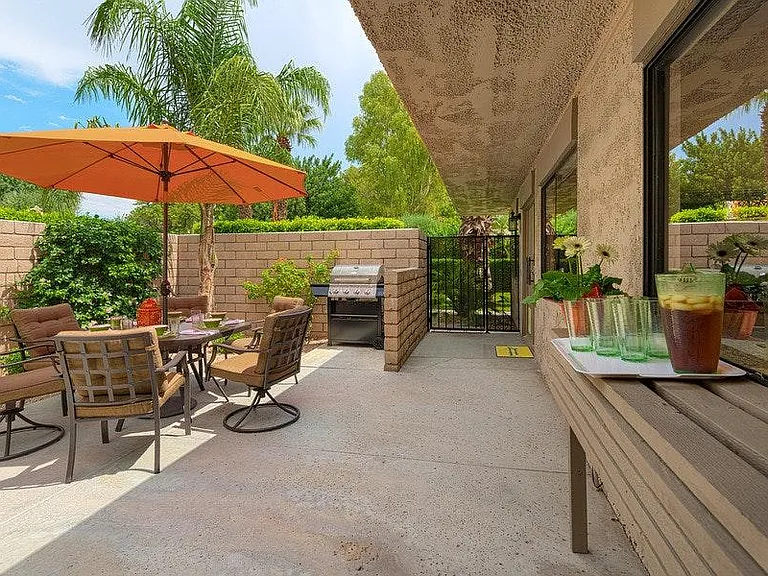 Patio/Courtyard
