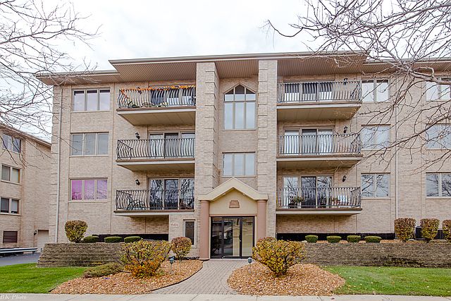 1st image of 10404 S Keating Ave APT 2C