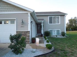 1261 E 120th St, Grant, MI 49327
