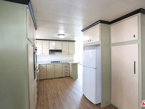 79 Round Table Dr, Riverside, CA 92507