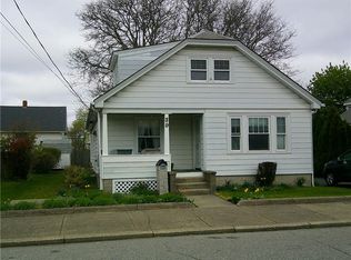 39 Benjamin St, Pawtucket, RI 02861