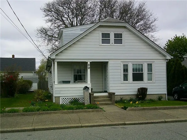 39 Benjamin St, Pawtucket, RI 02861