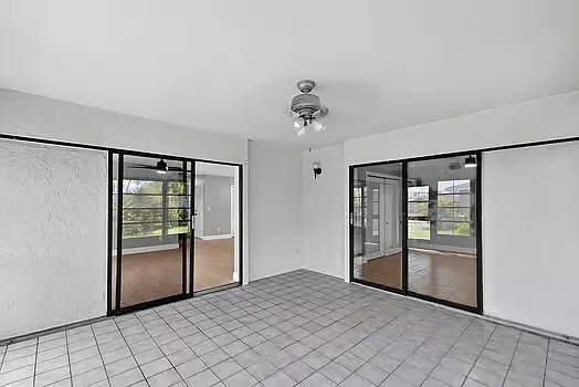 4836 Marine Dr — Photo 25