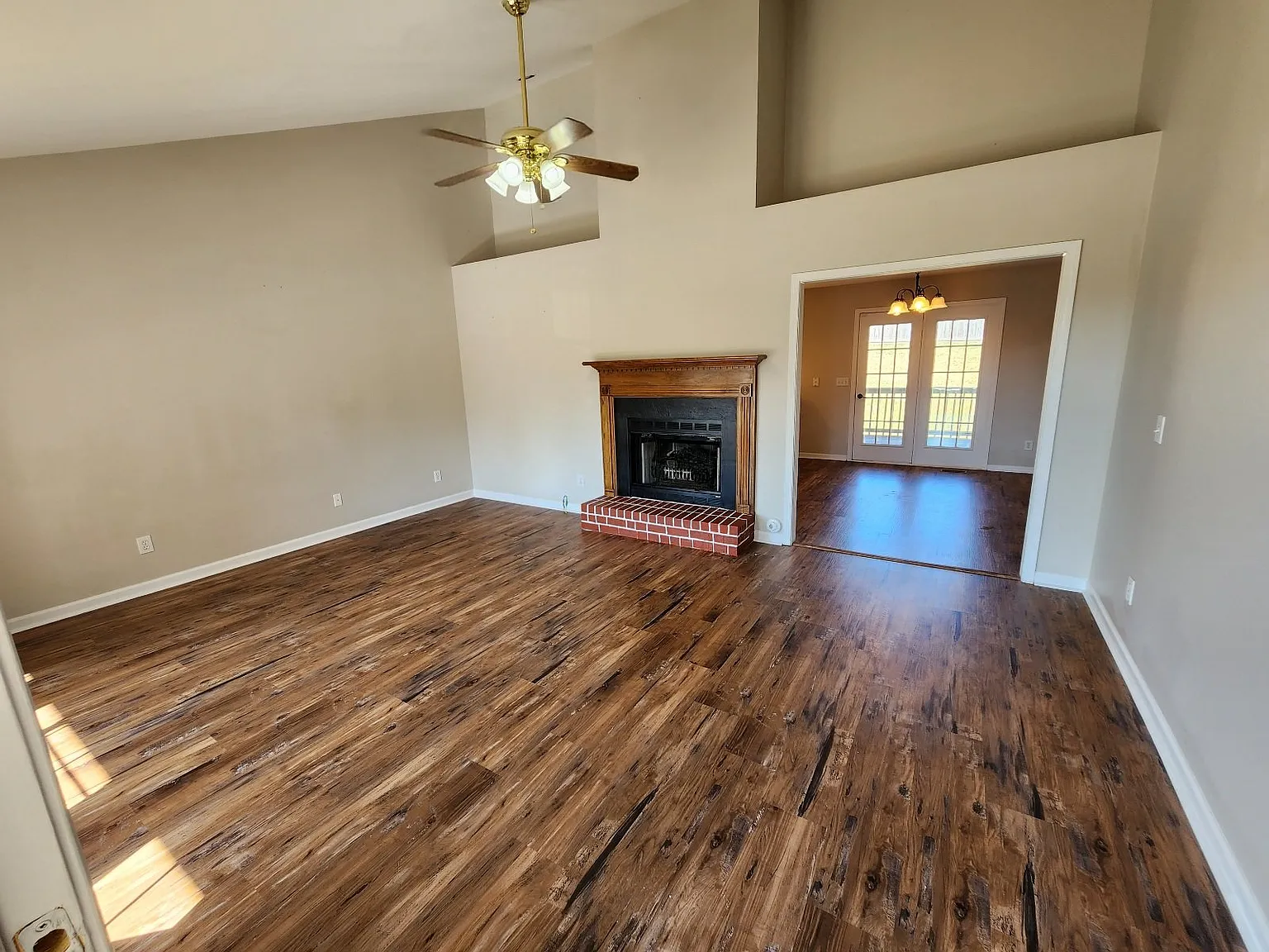 3 bed, 2.0 bath, 1916 sqft, $2,295 — Photo 4