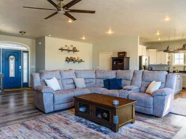 1247 Sequoia Dr, Powell, WY 82435