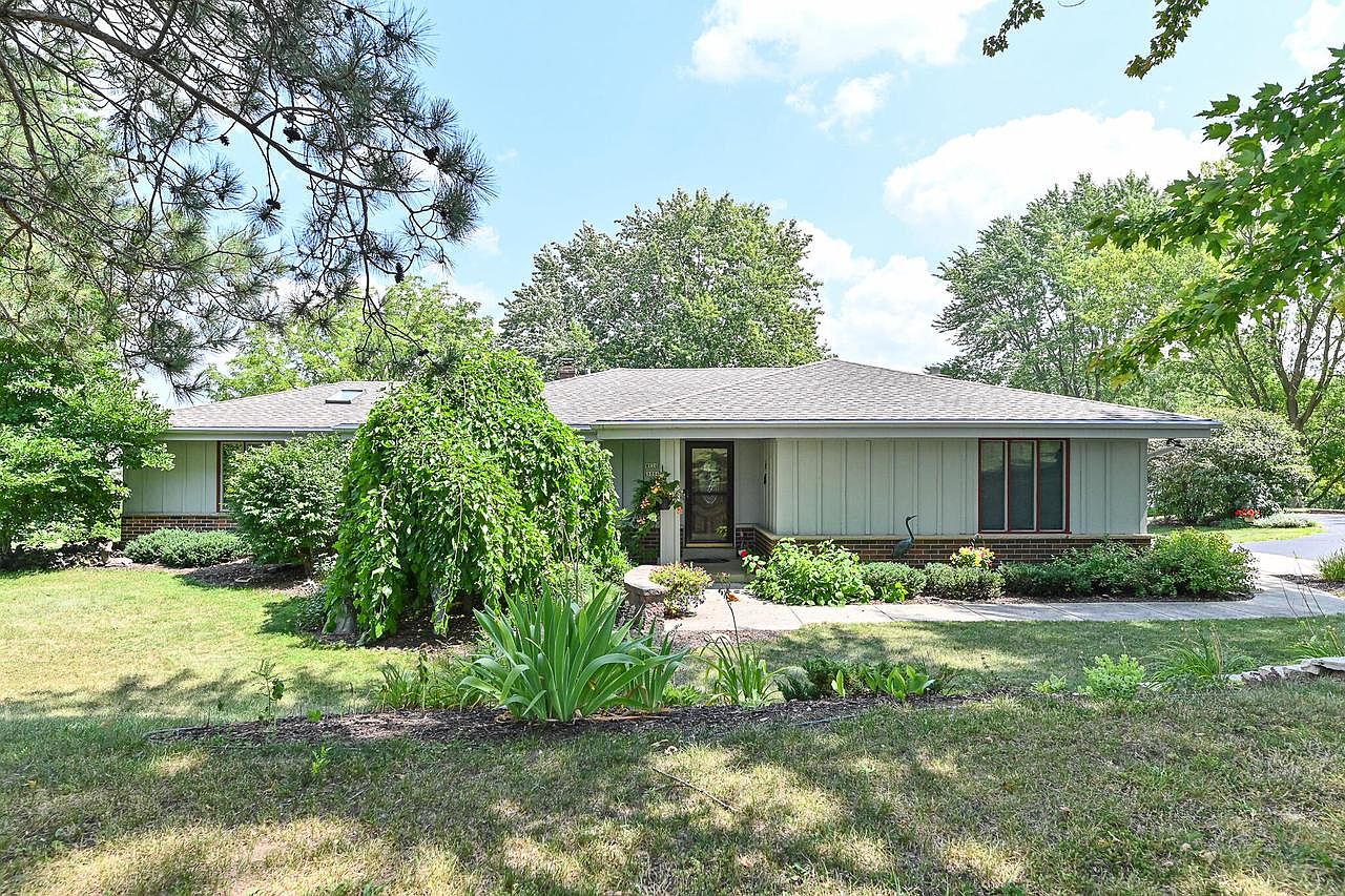 W126S8886 North Cape ROAD, Muskego, WI 53150 MLS 1846318 Zillow