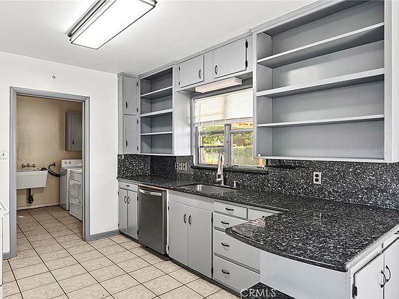 3rd image of 173 Connors Ave