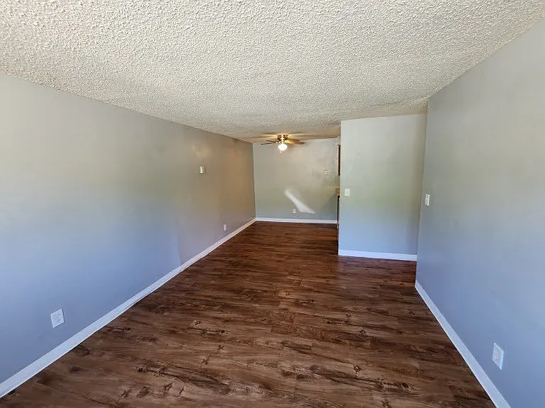 Prospect Pointe Apartments — Photo 19