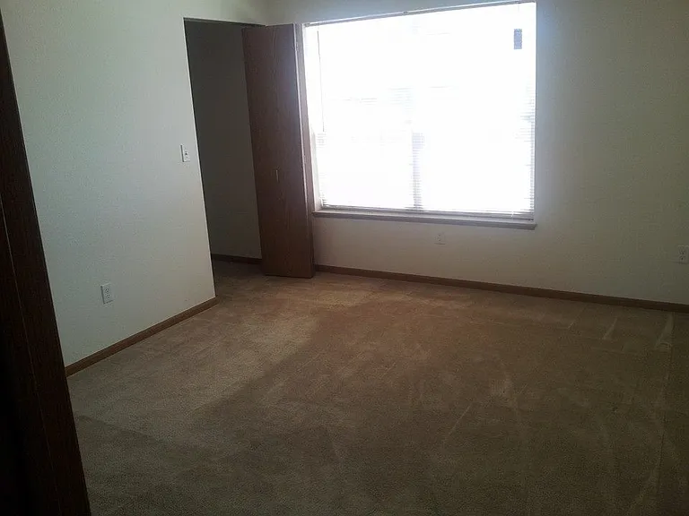 Pheasant Run Apartments — Photo 3