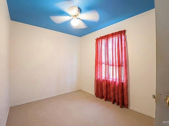 4th image of 1109 E Lucas Ave