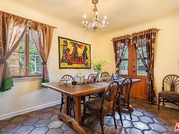 5th image of 1309 Carmona Ave