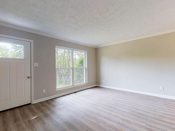 2nd image of 5804 NW Woodville Ln