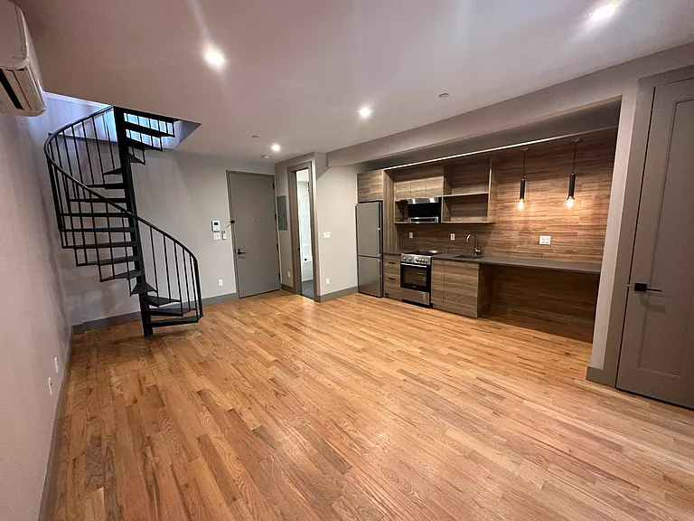 1140 De Kalb Ave #4A — Photo 2