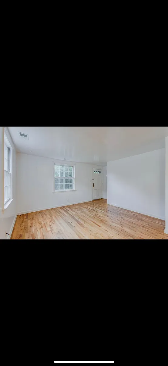 Building Photo - 4413 Soper Ave
