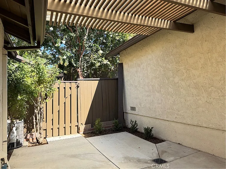 453 Heatherglen Ln — Photo 14