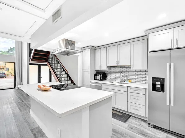 741 E Coco Plum Circle #2, Plantation, FL 33324