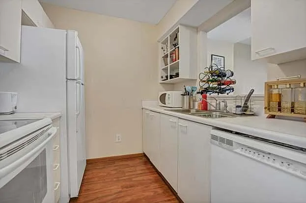 189 Hawkins Ln #F — Photo 30
