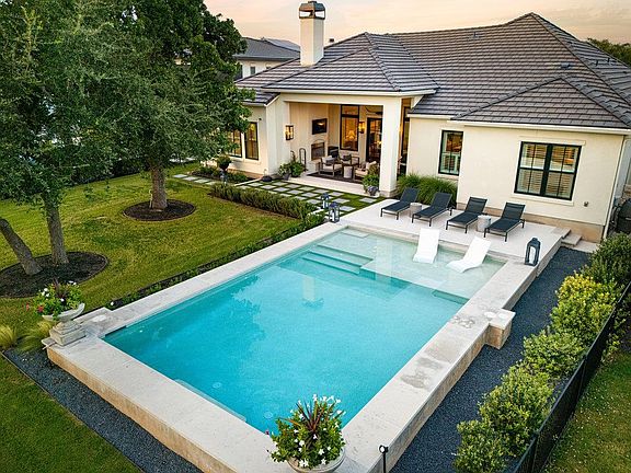 3rd image of 1104 Flint Ridge Trl