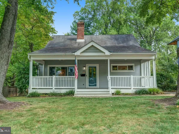 6612 Barrett Rd, Falls Church, VA 22042