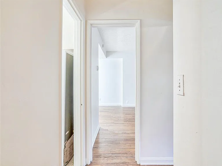 Powell Gardens Apartments — Photo 12