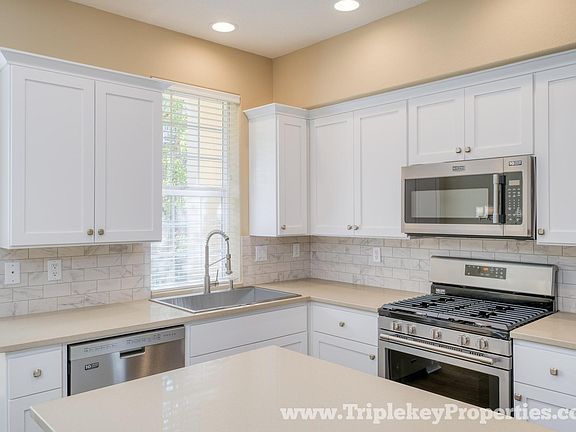 2nd image of 6012 NE Alder St