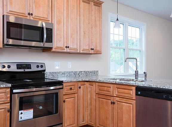 4th image of 1210 Landon Dr
