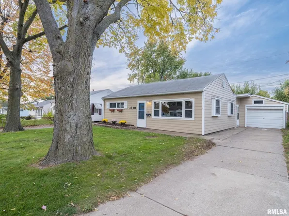 1411 Delray Ave, Pekin, IL 61554