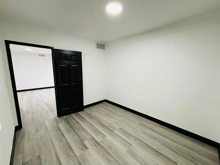 1922 Fairfield Ave #211 — Photo 17