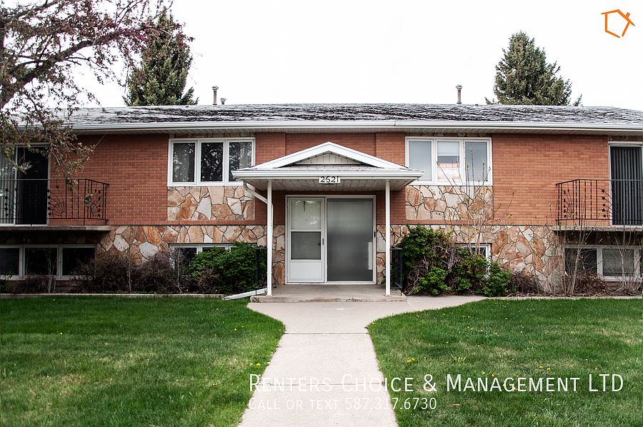 1st image of 2621 Scenic Dr S #1