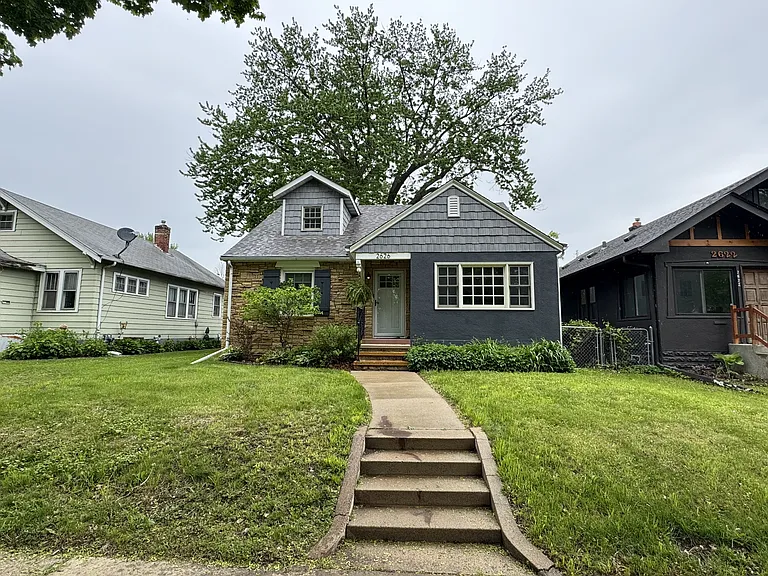 2626 Vincent Ave N — Photo 30
