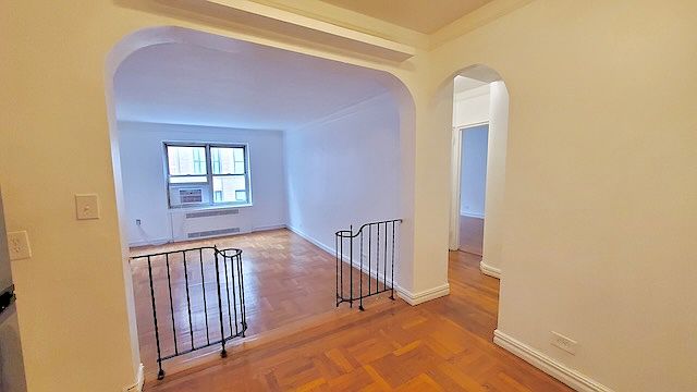 1st image of 210 W 19th St #5C