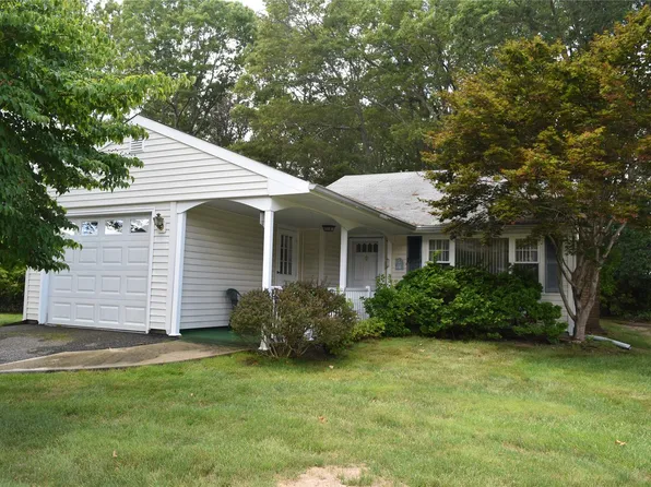 193 Berkshire Drive, Ridge, NY 11961