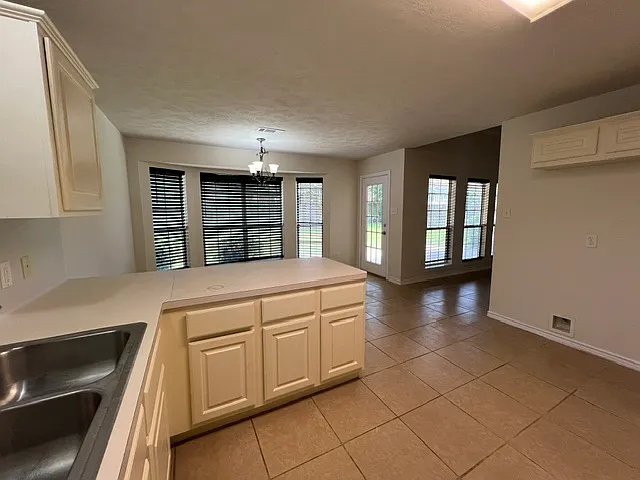 1880 Mullins Ct — Photo 14