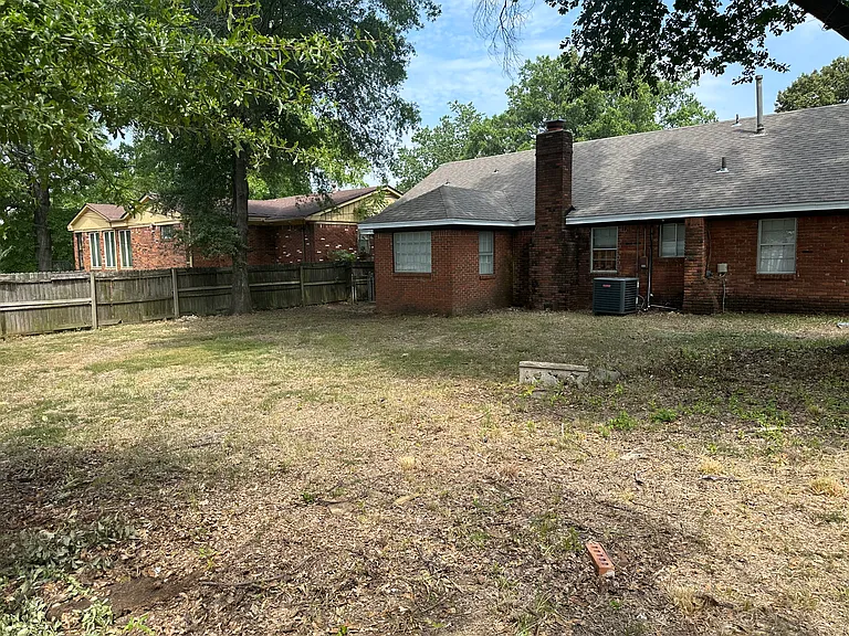 4697 Wooddale Ave — Photo 38