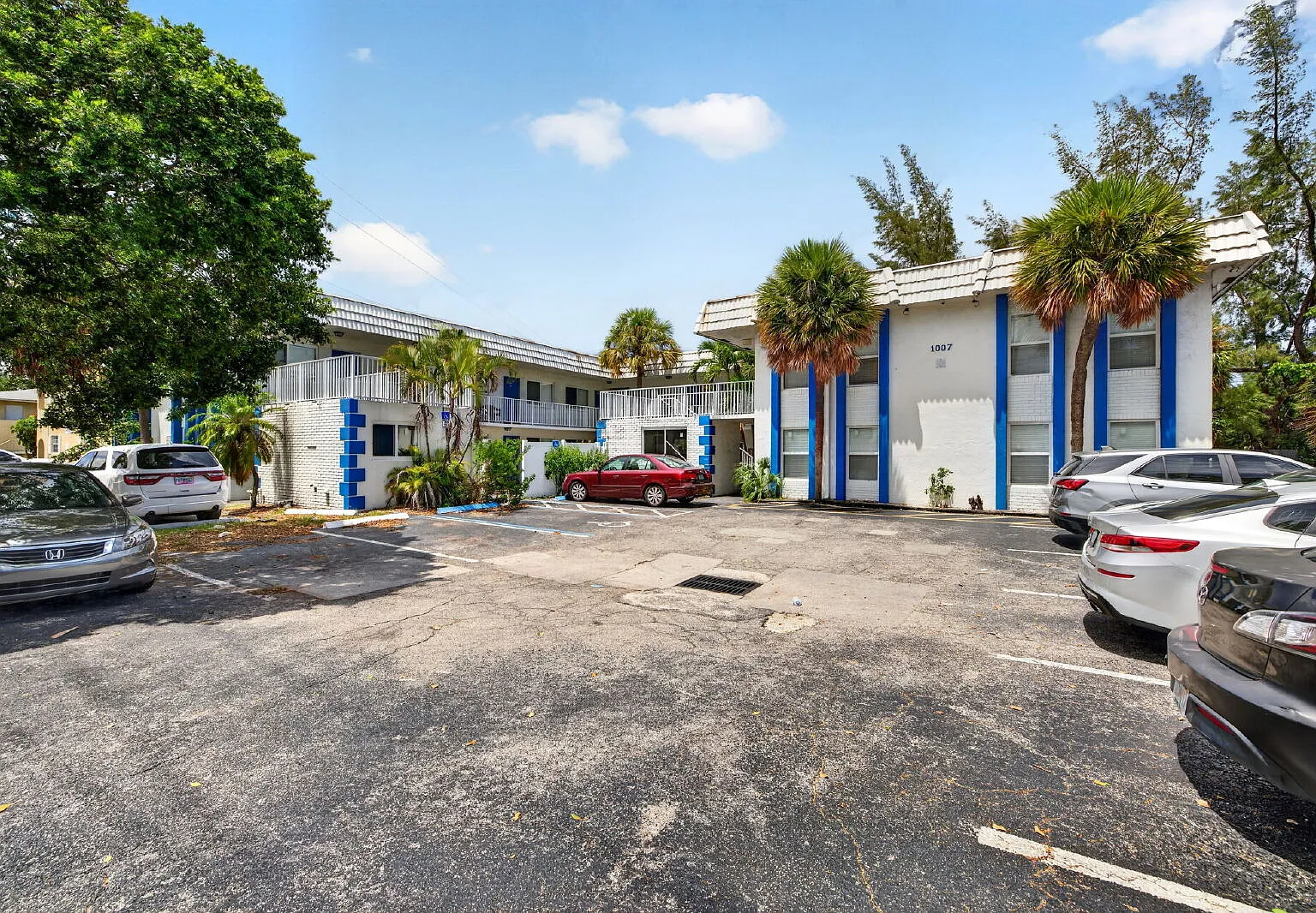 2 bed, 1.0 bath, 850 sqft, $1,900 — Photo 1