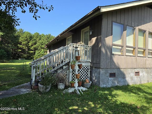 3rd image of 258 Hideaway Road