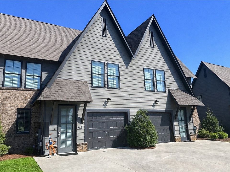 1st image of 716 Cyprus Cove Dr